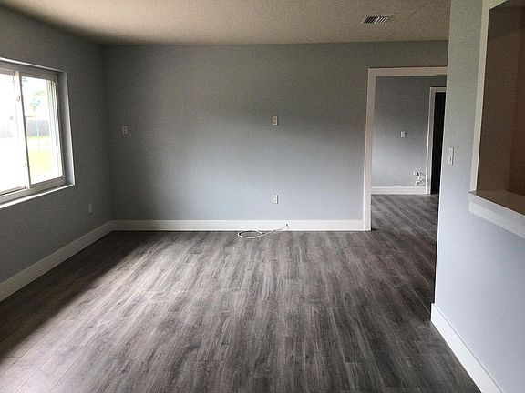 Living room 11.5 x20