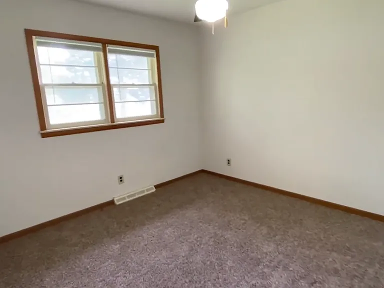 2965 E Cherry St — Photo 14