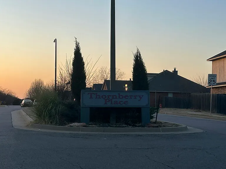 2400 Rookhaven Ln — Photo 27