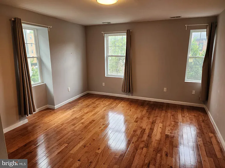 4320 Spruce St — Photo 10