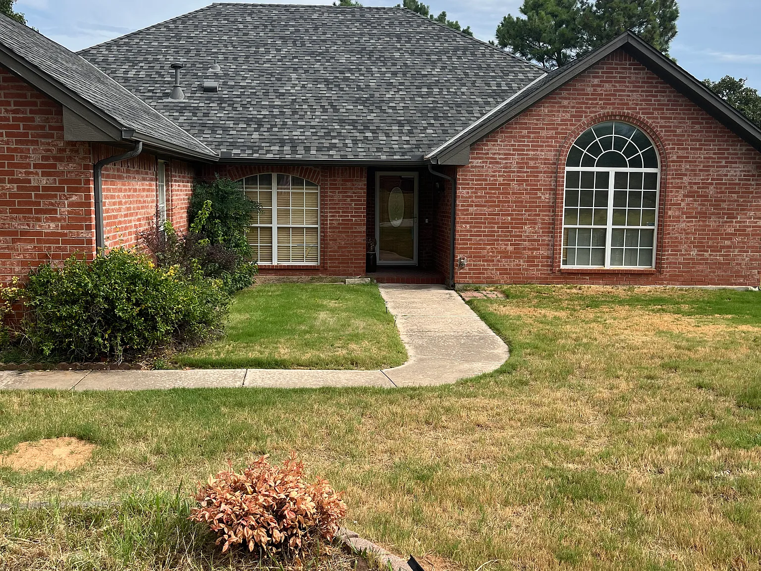 3 bed, 2053 sqft, $2,110 — Photo 1