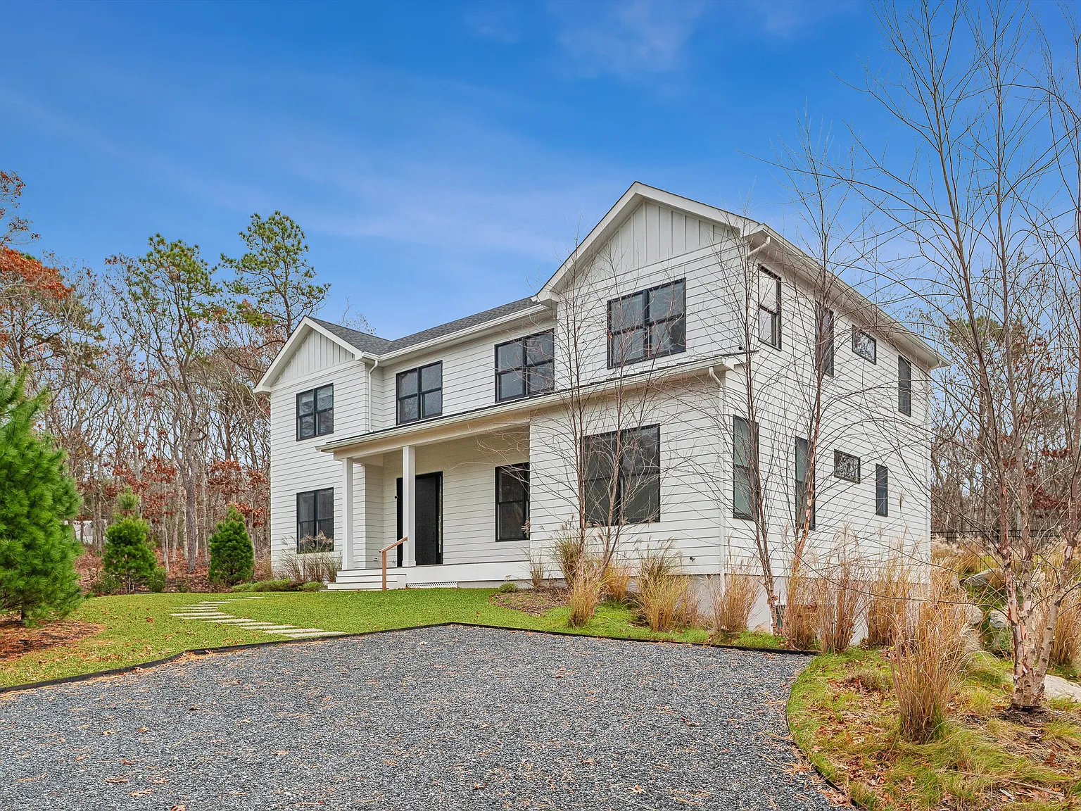 Brand-New Luxury Rental in East Hampton — Photo 1
