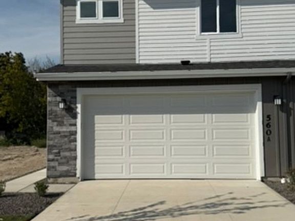 2nd image of 560 Desert Rose Ave