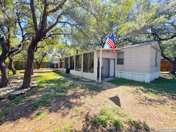 337 Dreamland, Canyon Lake, TX 78133