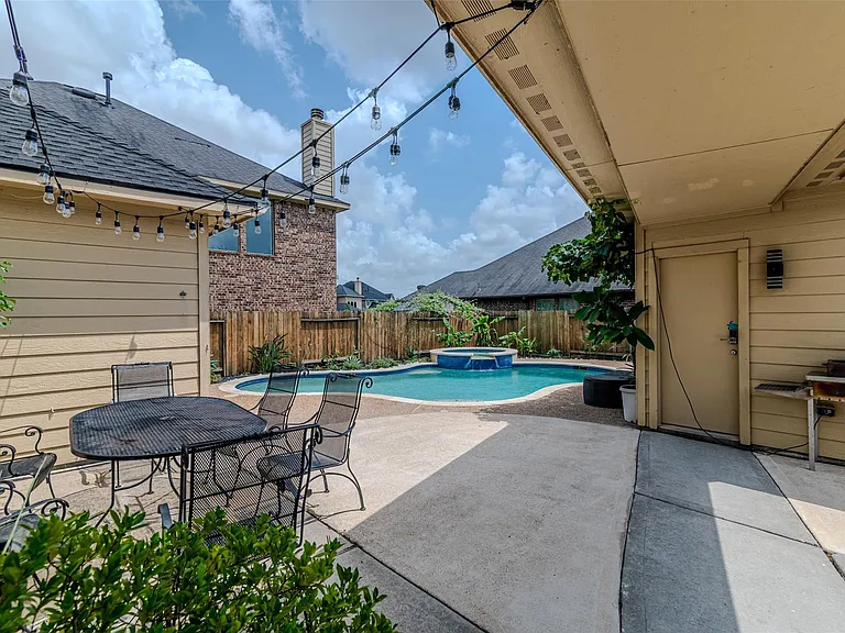 6219 Saint Rosalia Dr — Photo 44