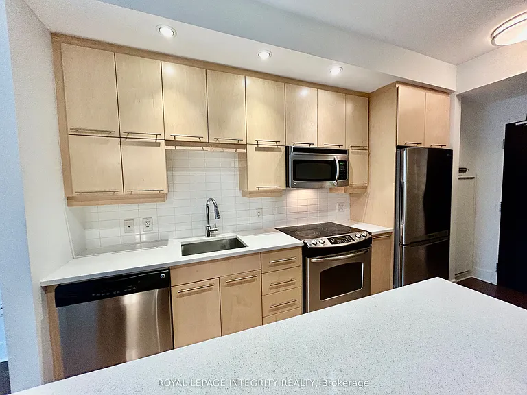 101 Richmond Rd #420 — Photo 12