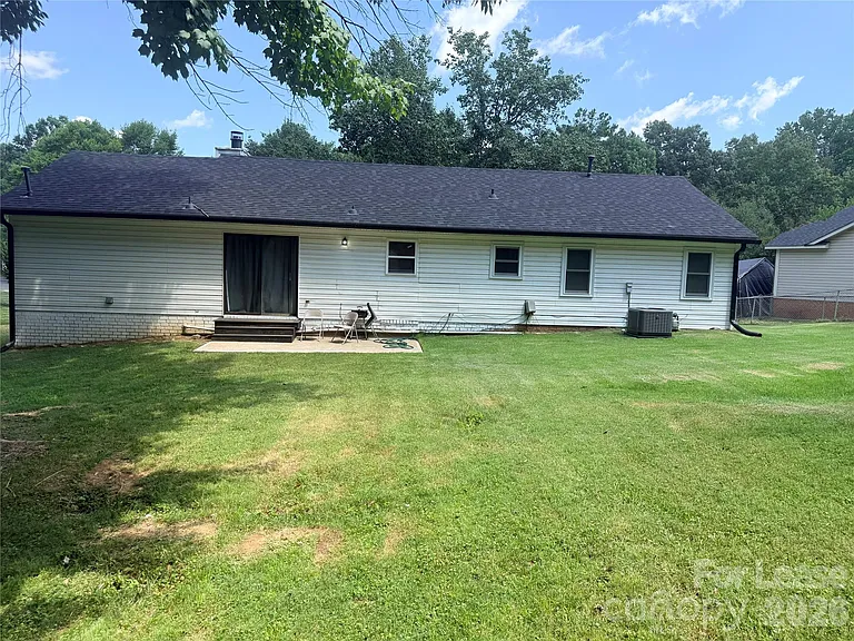 5819 Woodrock Ct — Photo 4