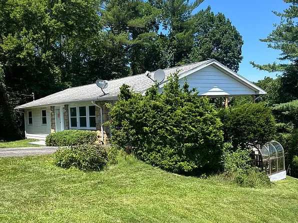1137 Morningstar Ln, Fairmont, WV 26554