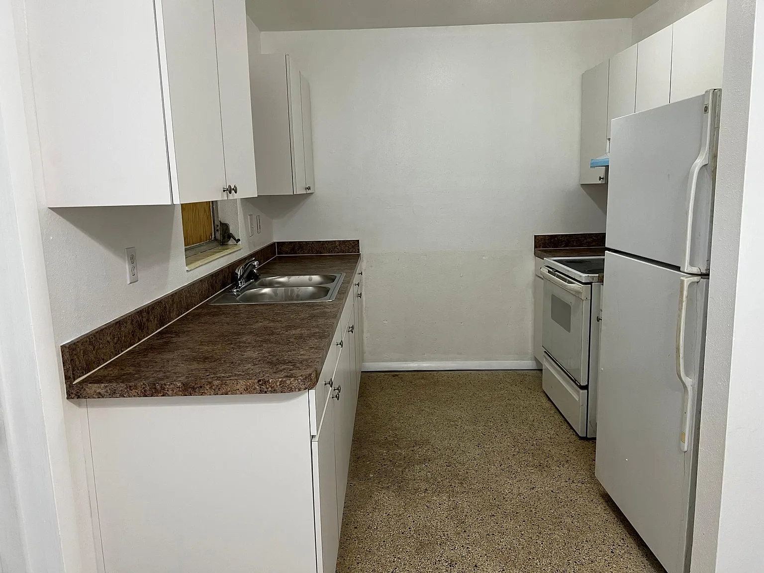 208 S Armenia Ave — Photo 3