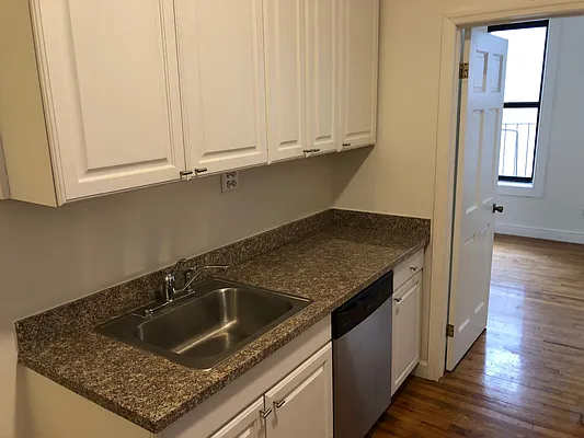 Rented by Skyline Realty LLC II | media 5