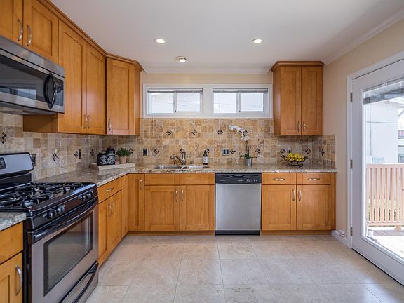 4th image of 1297 Edgewood Way