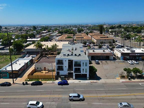 4th image of 2428 Highland Ave