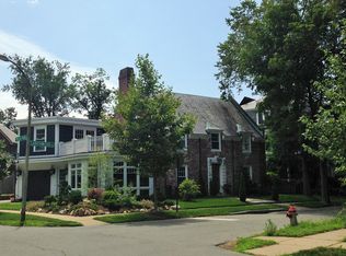 34 Larchwood Dr, Cambridge, MA 02138