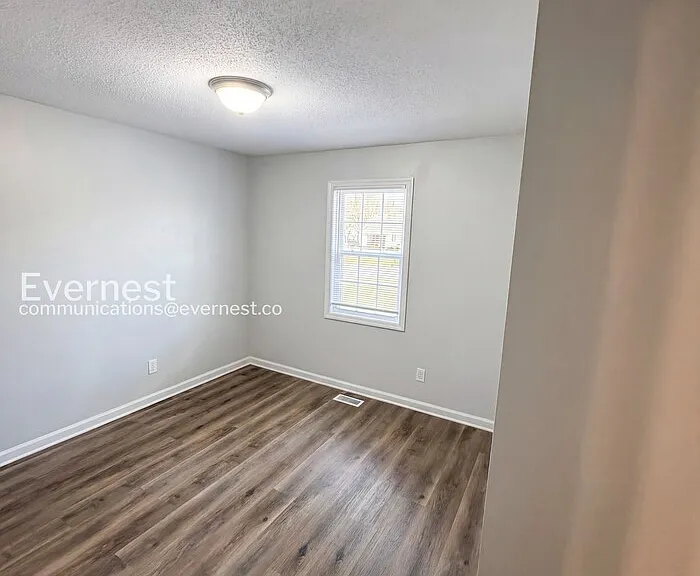 711 W Creek Cir — Photo 13