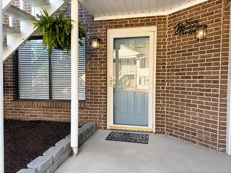 230 Davidson St — Photo 1