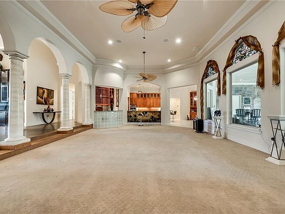 4th image of 1126 Whispering Oaks Dr