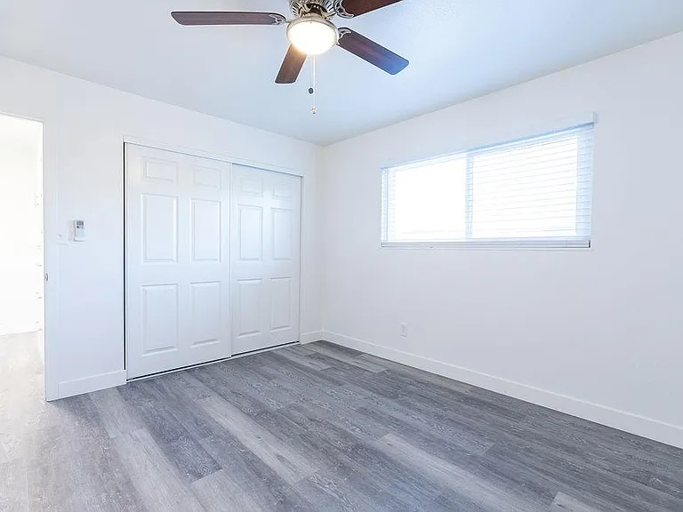 810 N Fairview St — Photo 10
