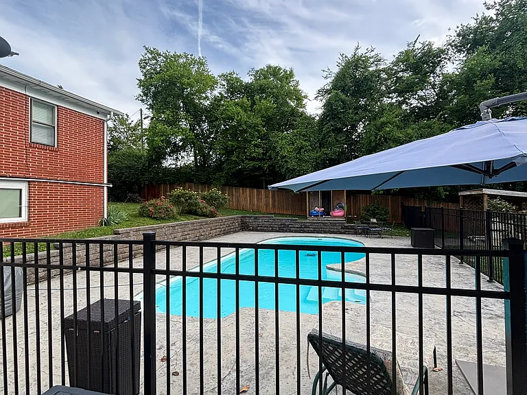 886 W Hunt Rd — Photo 3