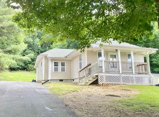1733 Springhill Rd, Staunton, VA 24401