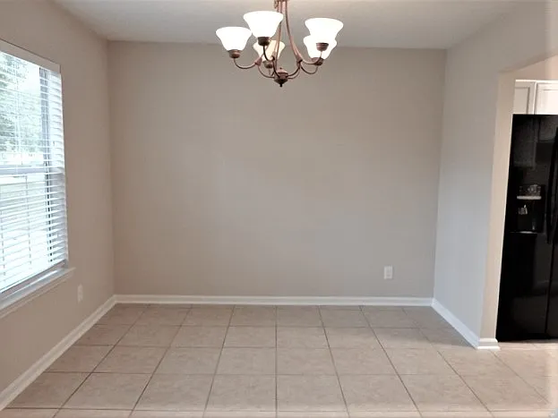 172 Parkside Dr — Photo 5