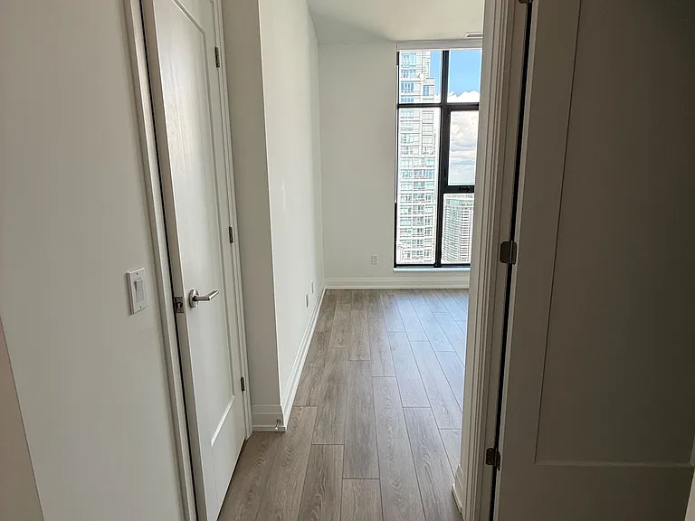 20 Soudan Ave #Penthouse 06 — Photo 24