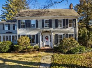 27 Spring Glen Ter, Hamden, CT 06517