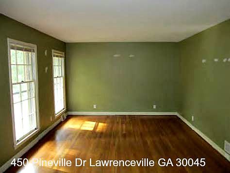 4th image of 450 Pine Tree Dr