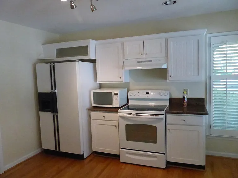 309 Kirkwood Dr — Photo 8