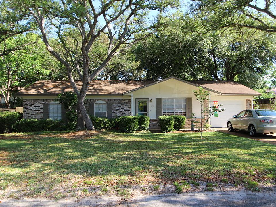 1st image of 611 Spencer Dr