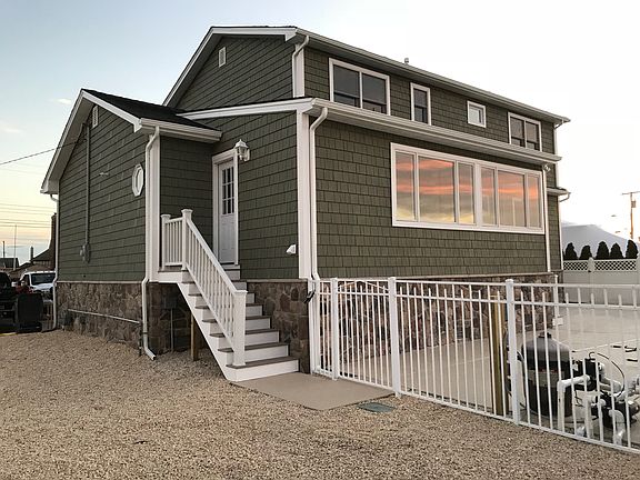 4th image of 18 Bahama Ave