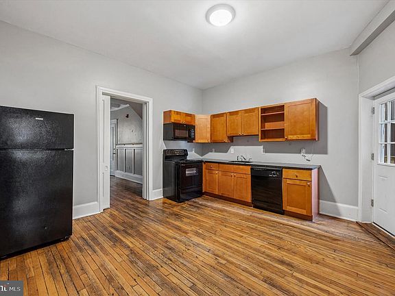 4th image of 5111 Springfield Ave