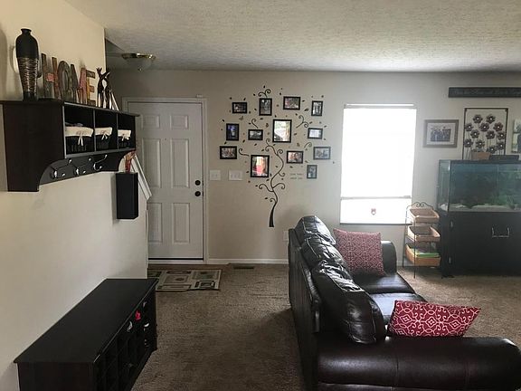 3rd image of 208 Kemperwood Dr