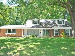 409 Andover Ln, Ballwin, MO 63011