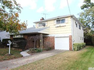 2855 Wynsum Ave, Merrick, NY 11566