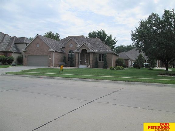 2nd image of 2665 Park Place Dr