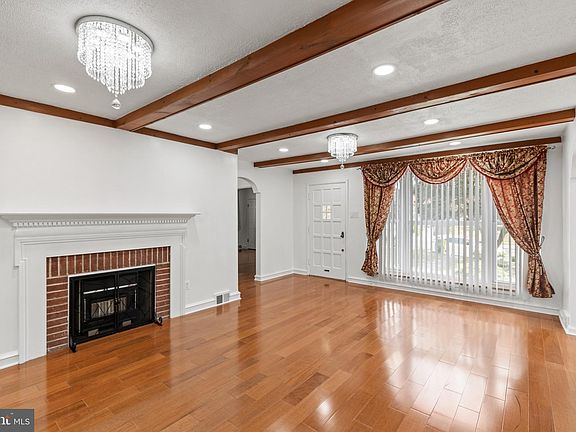 5th image of 1002 W Chelten Ave