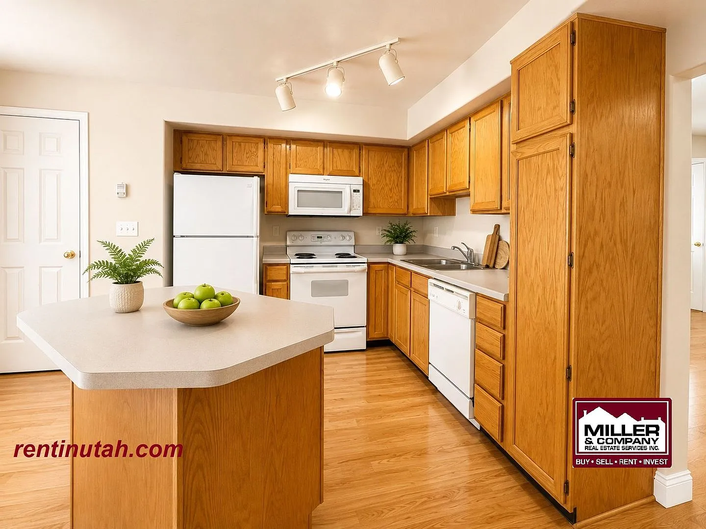 Nice West Jordan Townhouse For Rent! — Photo 4