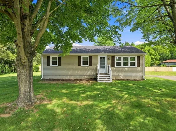 15 Peterson Cir, Feeding Hills, MA 01030
