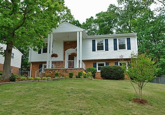 3rd image of 5533 Sweetfern Dr
