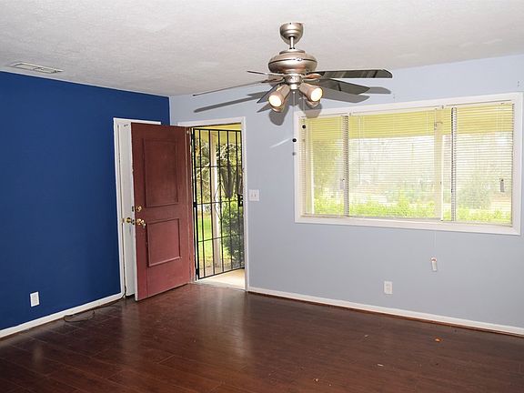 3rd image of 5511 Rollingridge Dr
