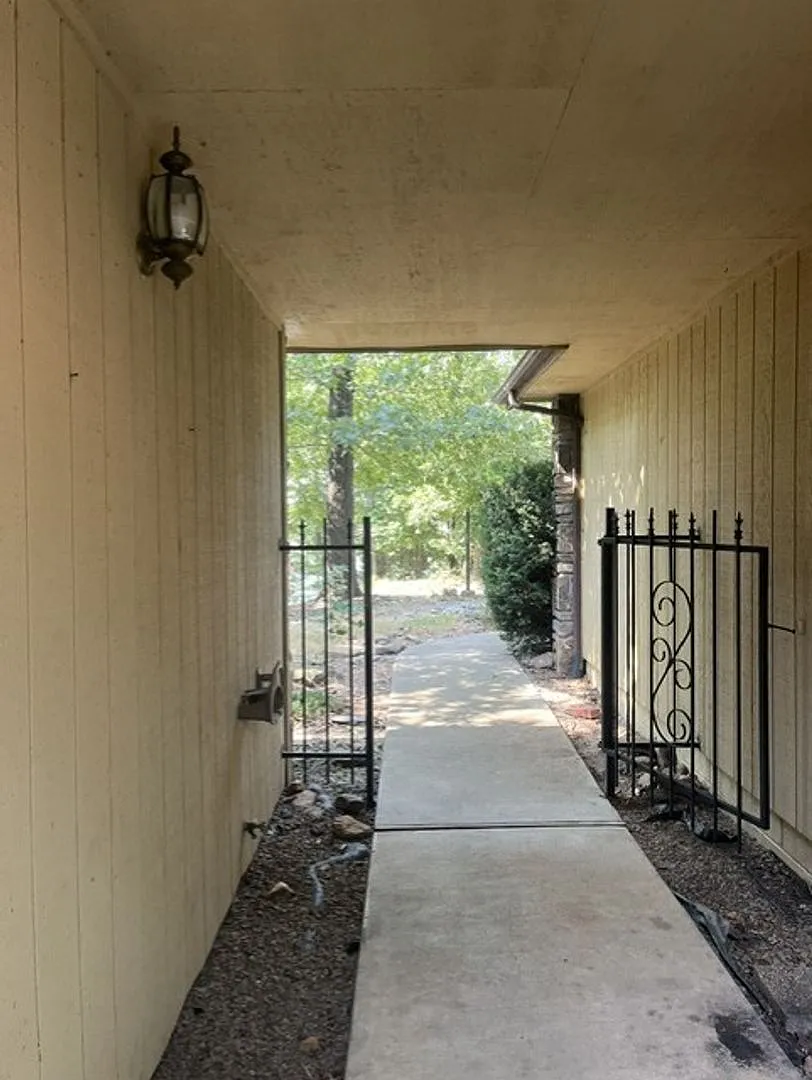 Bella Vista Close to Lake Windsor! — Photo 2