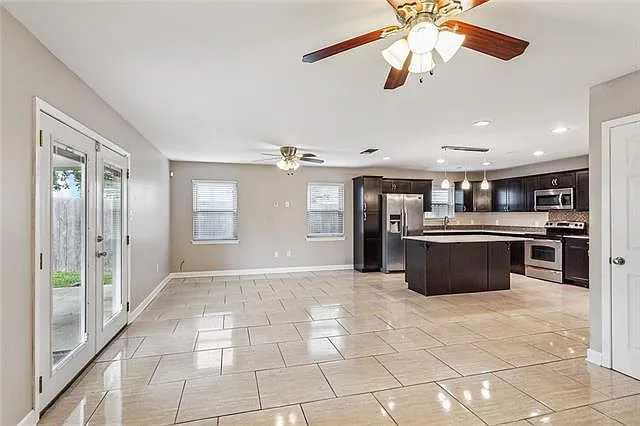 2204 Deerlick Ln — Photo 7