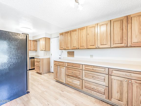 5th image of 3985 Kentwood Ct