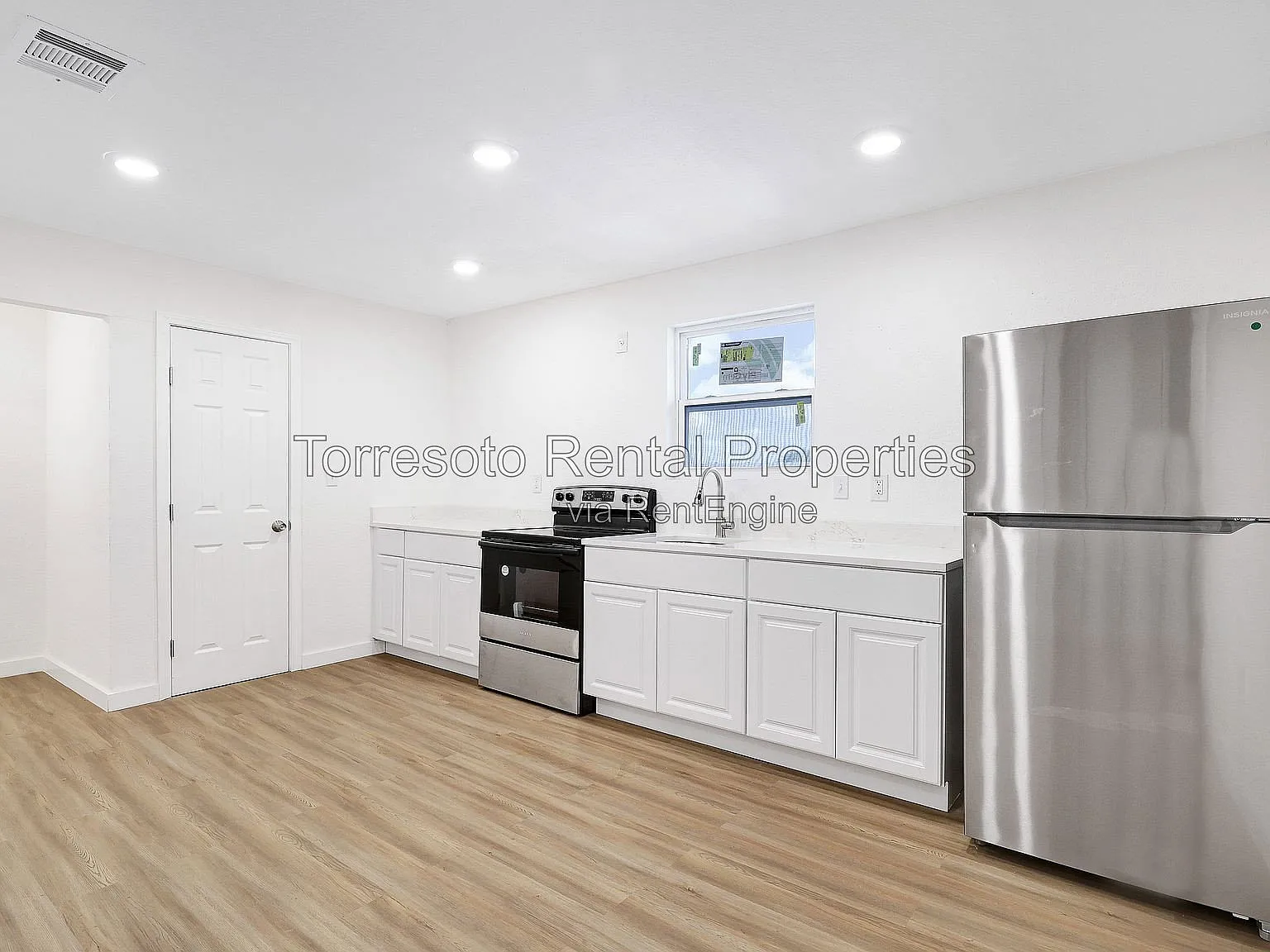 4 bed, 2.0 bath, 1099 sqft, $1,200 — Photo 4