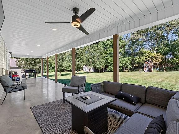 2nd image of 271 Poplar Point