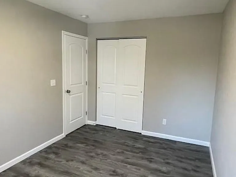 1007 Pine St — Photo 12