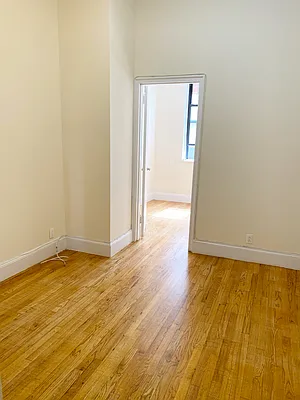 Rented by Waverly Realty Associates | media 6