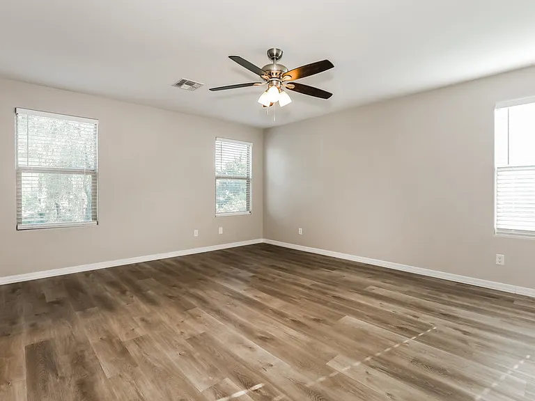 5637 E Alder Ave — Photo 10