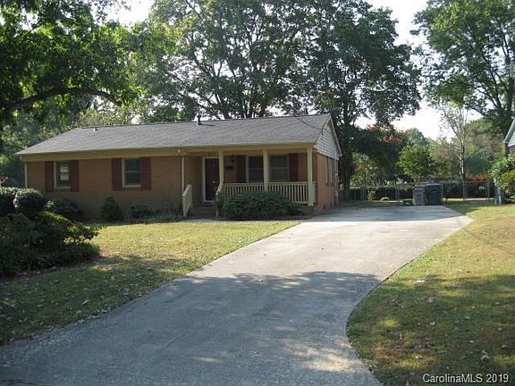 2nd image of 1023 Holly Dr
