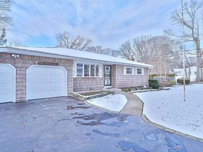 294 Breeze Ave, Lake Ronkonkoma, NY, 11779